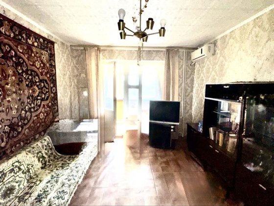 Срочно продам 3-ком 5/9  5-мик  Левый Берег Каменское