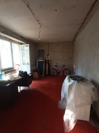Продам 2 ком. ул. Слисаренко дом 14 - фото 1