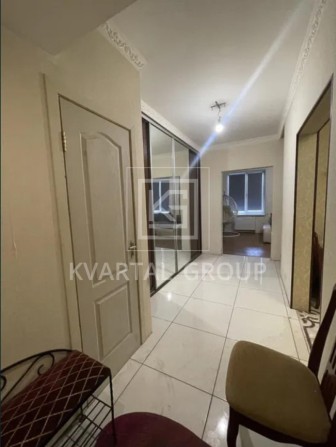 3-кімнатна квартира у місті Гостомель, вул. Пушкіна. - фото 1