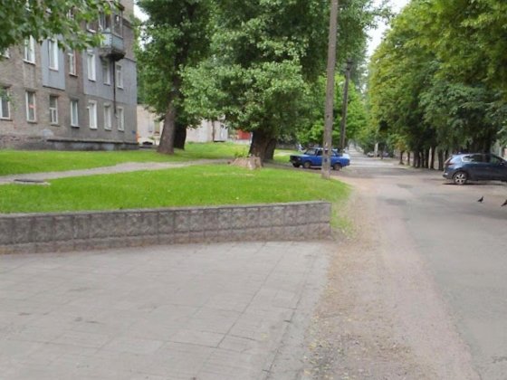 Продажа 3ком.квартиры Центр Сталинка!Р-н Автовокзала. АОГаз 1 этаж. Площадь 90м2 Каменское