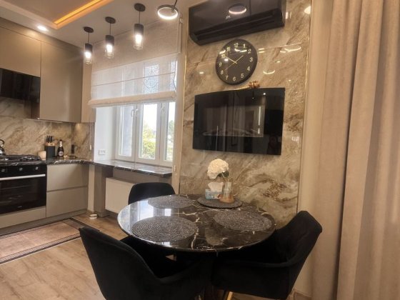 Продаж розкішної 3-кімнатної квартири в центрі Кам’янського Каменское