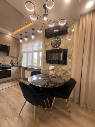 Продаж розкішної 3-кімнатної квартири в центрі Кам’янського - фото 1