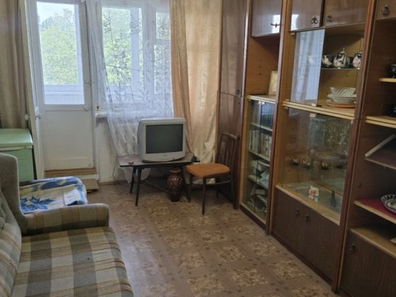 В продаже 3 комнатнуая квартира под ремонт морской район Черноморск