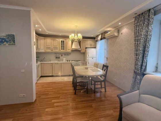 Продам 2к.квартиру на Парковой с ремонтом Черноморск