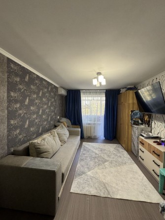 Срочная продажа 1 комнатной гостинки 31 м2, район 6 школы - фото 1
