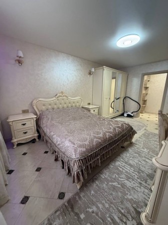 Продам 2-кімнатну квартиру в центрі - фото 1