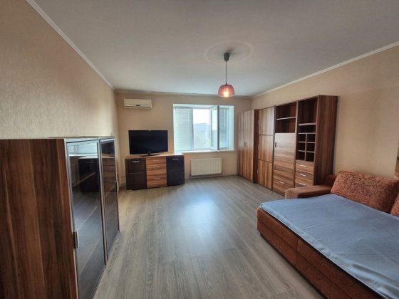Двокімнатна з ремонтом, Моноліт Черноморск