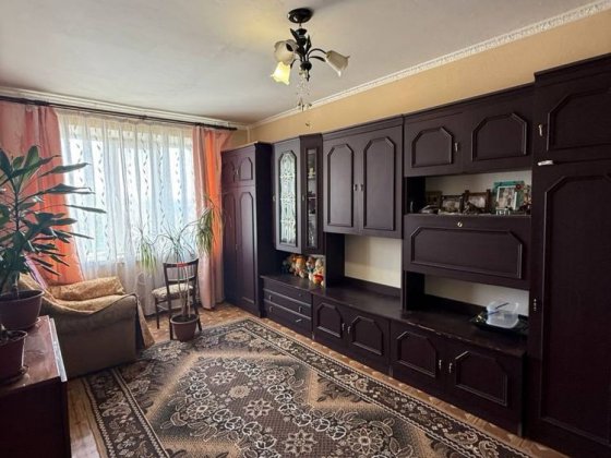 Продається 2 кімнатна секція . Каменец-Подольский