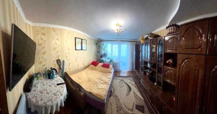 Продаж 2-к квартири 54 м² з ремонтом та меблями - фото 1
