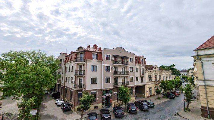 ПРОДАЖ дворівневої квартири в самому серці м.Коломия - фото 1