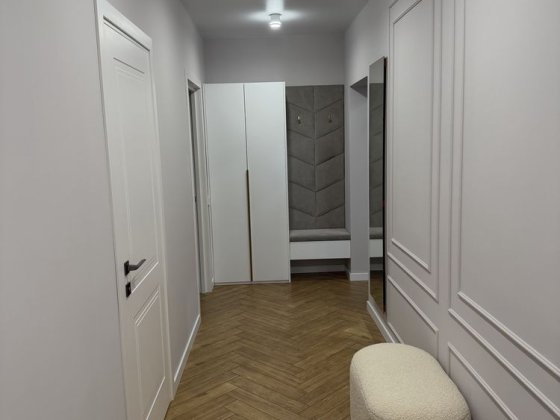 Продається 2-ох кімнатна квартира 64,6 м2  з власною терасою та кладовою. Коломия