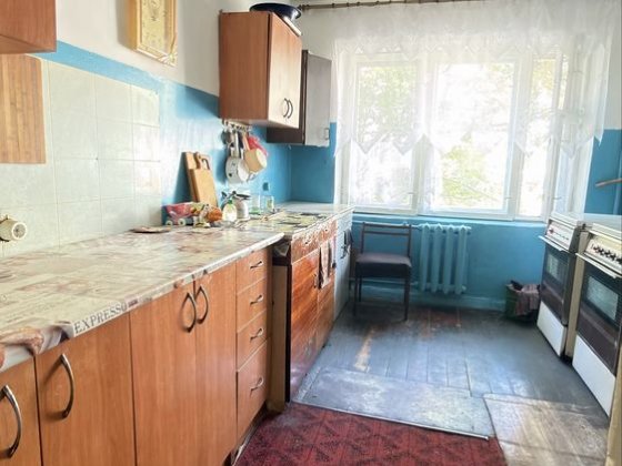 В продаже хорошая коммунальная квартира . Черноморск