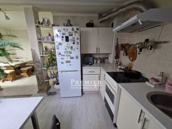 До продажу 2 кімн. квартира 85.7 кв.м. Черноморск