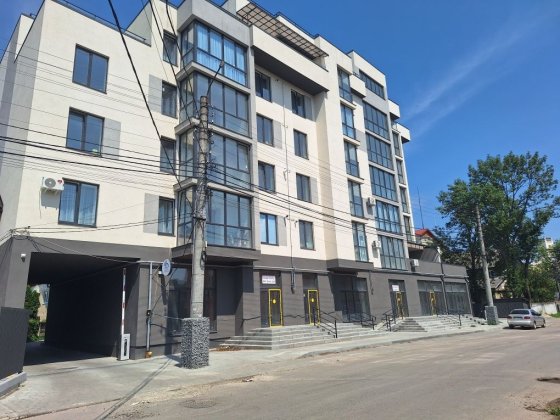 Квартира сирець в ново будові.Будинок зданий в експлуатацію Коломыя