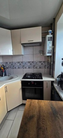 Продається однокімнатна квартира з меблями та технікою в районі Київська - фото 1
