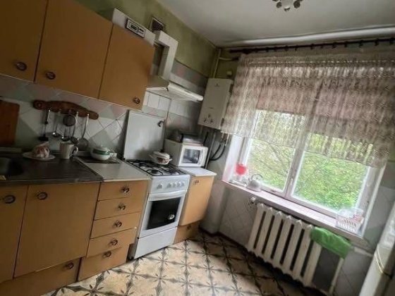 Продам двокімнатну квартиру в центрі міста Чешку Коростень