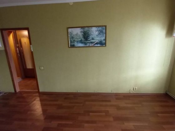 Продам однокімнатну квартиру в центрі міста Берестин Берестин