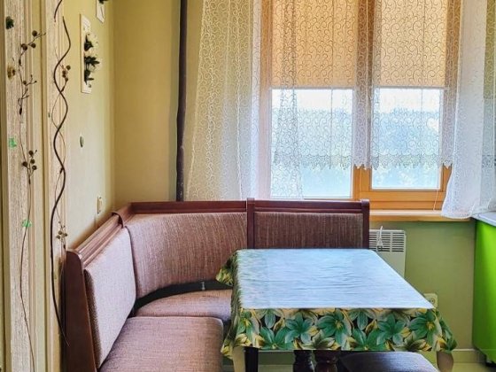Продам 3-кімнатну квартиру з автономним опаленням Лозовая