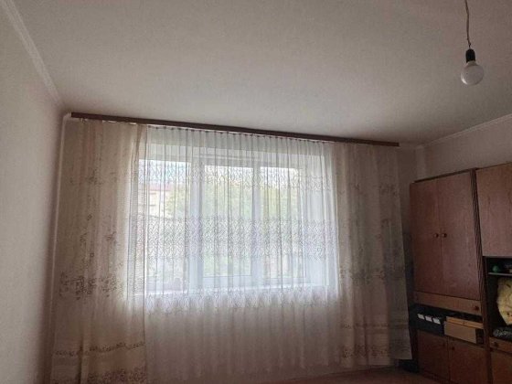 Продаеться однокімнатна квартира в м.Малин від власника . Малин