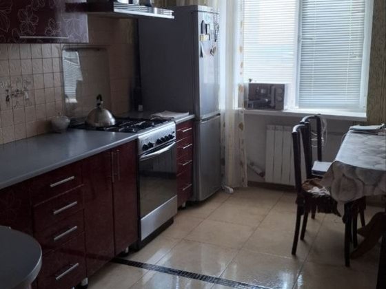 Продається 3-кімнатна квартира в місті Лозова Лозова