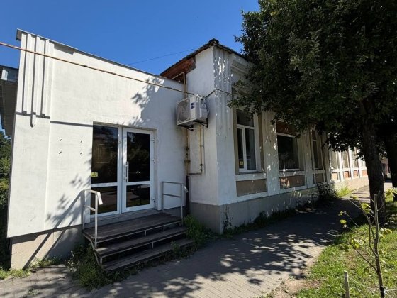 Продам квартиру під бізнес навпроти суду Лубни