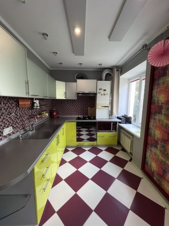 Продам свою 2к квартиру з автономним опаленням,евроремонтом та меблями! - фото 1
