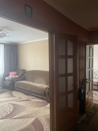 Продам 2 х комн квартиру в центре 3 этаж. Без оренды - фото 1