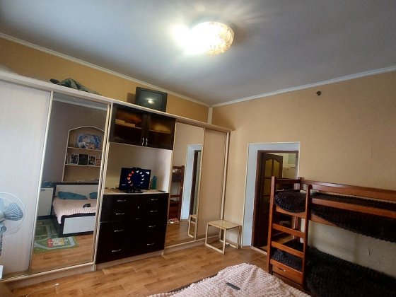 Продам 2-кімнатну квартиру. Вул.Тропініна,45. Могилев-Подольский
