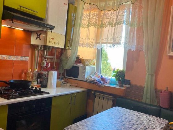 Продається 2-кімнатна квартира на Окружній Мукачево