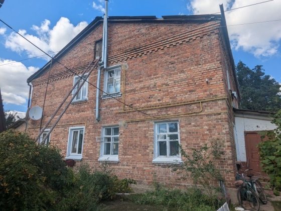 ПРОДАМ НЕДОРОГУ КВАРТИРУ з прекрасною локацією, в центрі м. Ніжина по вул. Гімназійна. Район: Універ Нежин