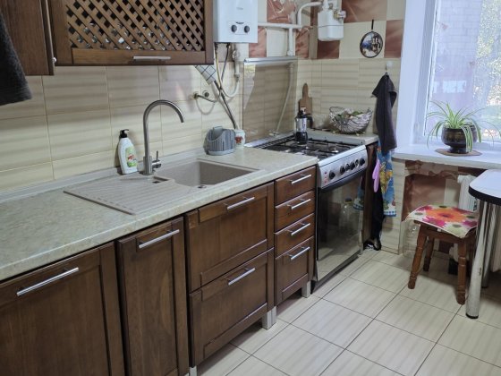 продам 3-кімнатну квартиру від власника можливий продаж по ваучеру або сертифікату Нововолынск