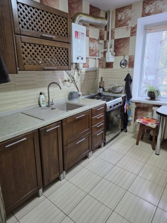 продам 3-кімнатну квартиру від власника можливий продаж по ваучеру або сертифікату - фото 1