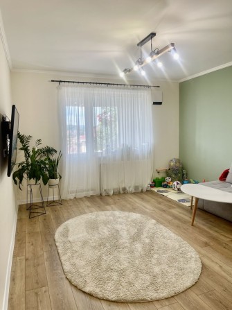 Продаж мега затишної 3-кімнатної квартири на Набережній - фото 1