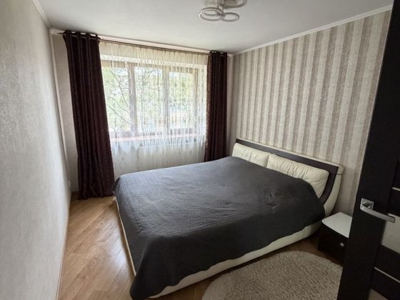 Продаж 3-кімнатної квартири Нововолынск