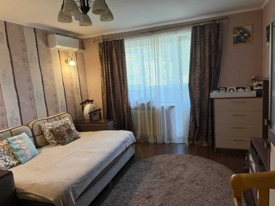 Продається комфортна 1-кім. квартира, район Супутник. 2 поверх 5 пов.будинку,пл.37,4 м.кв Звягель