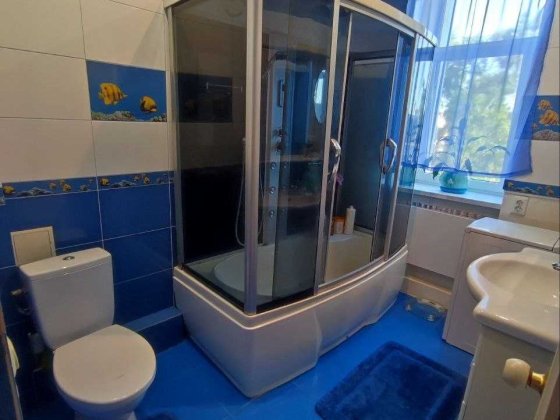 Продається НЕ ДОРОГО !!! хороша, щаслива  3- кімнатна квартира - сталінка в самому центрі міста Сама