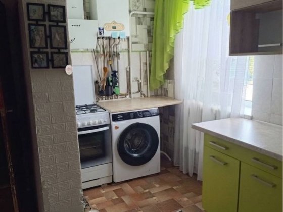 Продаж 1км кв з окремим  входом Очаків