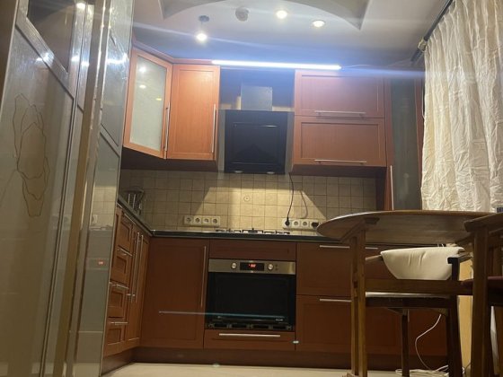 Продам  3х Кімнатну Квартиру з Євроремонтом та  Меблями. Обухов