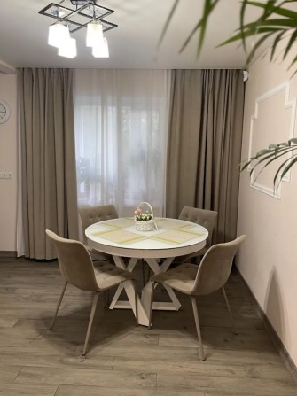 Продам 3-кімнатну квартиру з якісним ремонтом - фото 1