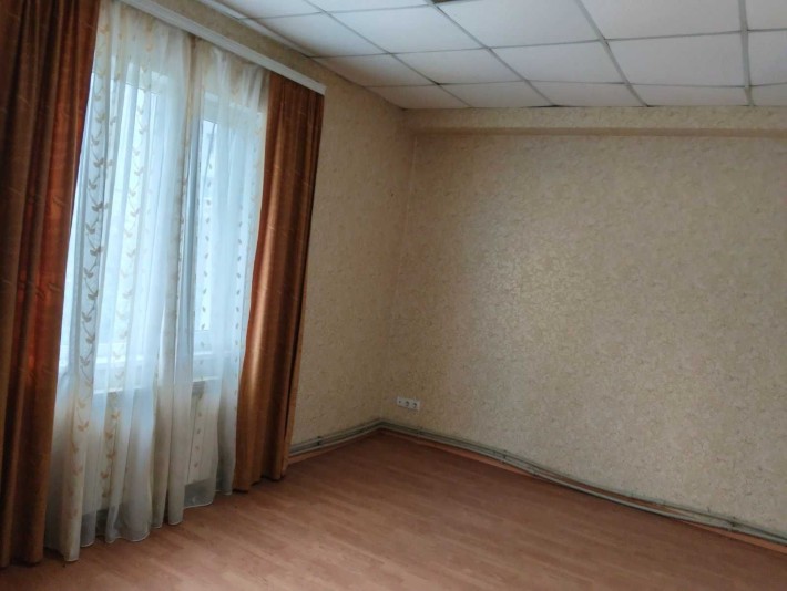 Без комісії. Продаж 2-кімнатної квартири площею 42 м², район Лікарні - фото 1