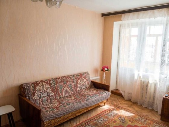 Продаж 2-к квартири 44 м² по вул. Київська (3/5, з меблями) Прилуки