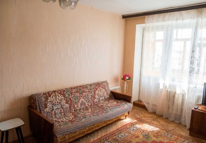 Продаж 2-к квартири 44 м² по вул. Київська (3/5, з меблями) - фото 1