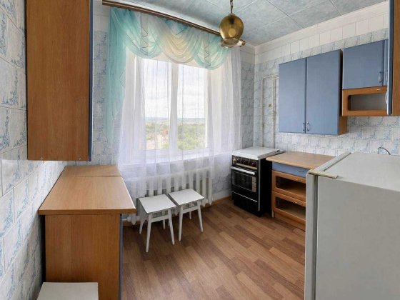 Продається простора 3-кімнатна квартира площею 63,6 м² у місті Ромни, вул. Гетьмана Мазепи. Ромны