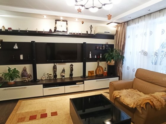 Продам большую 3-к. квартиру в центре с автономным отоплением и качественным ремонтом