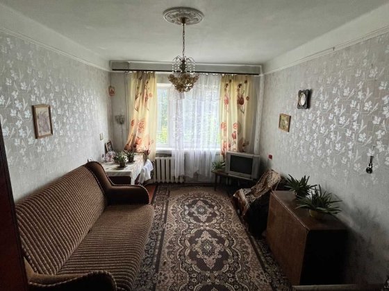 Продается 2-комнатная квартира на Артема Славянск