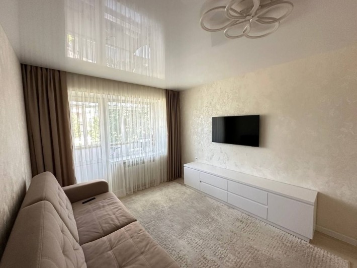 Продаж 3-ох кімнатної квартири - фото 1