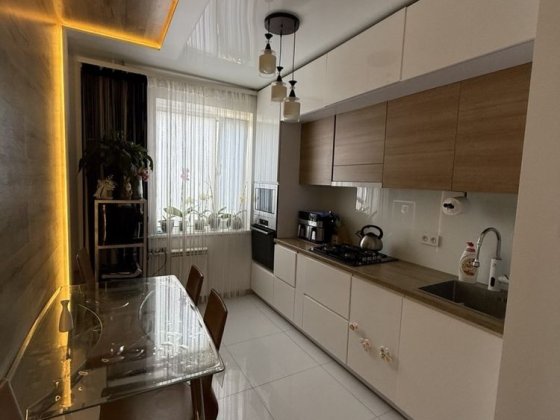 Продам 3-комнатную квартиру Чугуїв