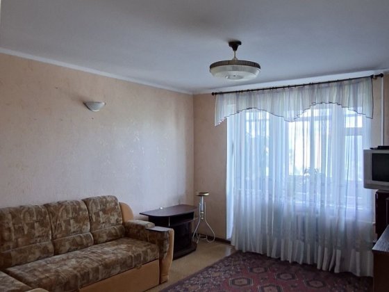 Трьох кімнатна квартира, 65 кв.м , центр міста, з меблями. Шостка