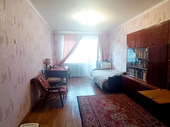 Продаж 2 кімнатної квартири, Чугуїв, центр Чугуев