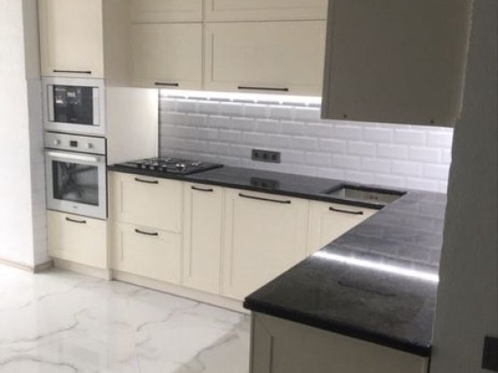 Продам квартиру 2-х кімнатну, з меблями. Від власників! Липини